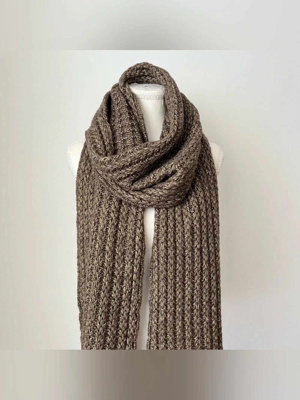 Club Monaco Women's Chunky Knit Scarf Brown Gold Neutral Soft Cozy Holiday